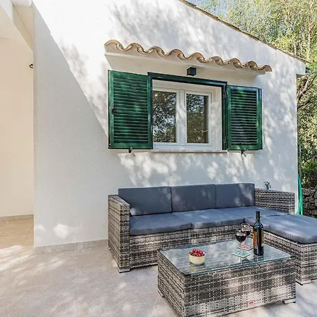 Romani Villa
